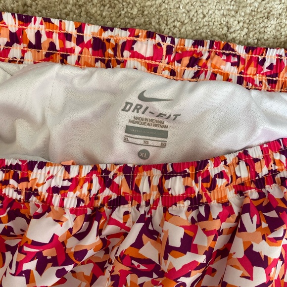 Girls Nike Dri-Fit Shorts - Picture 6 of 8